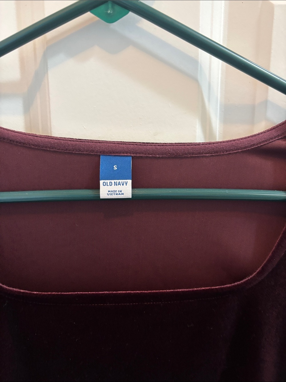 Old Navy Velvet Square-Neck Long Sleeve Top in Burgundy - Picture 2 of 3
